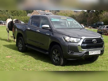 Used Toyota Hilux 2023 for sale - 79867103: Photo