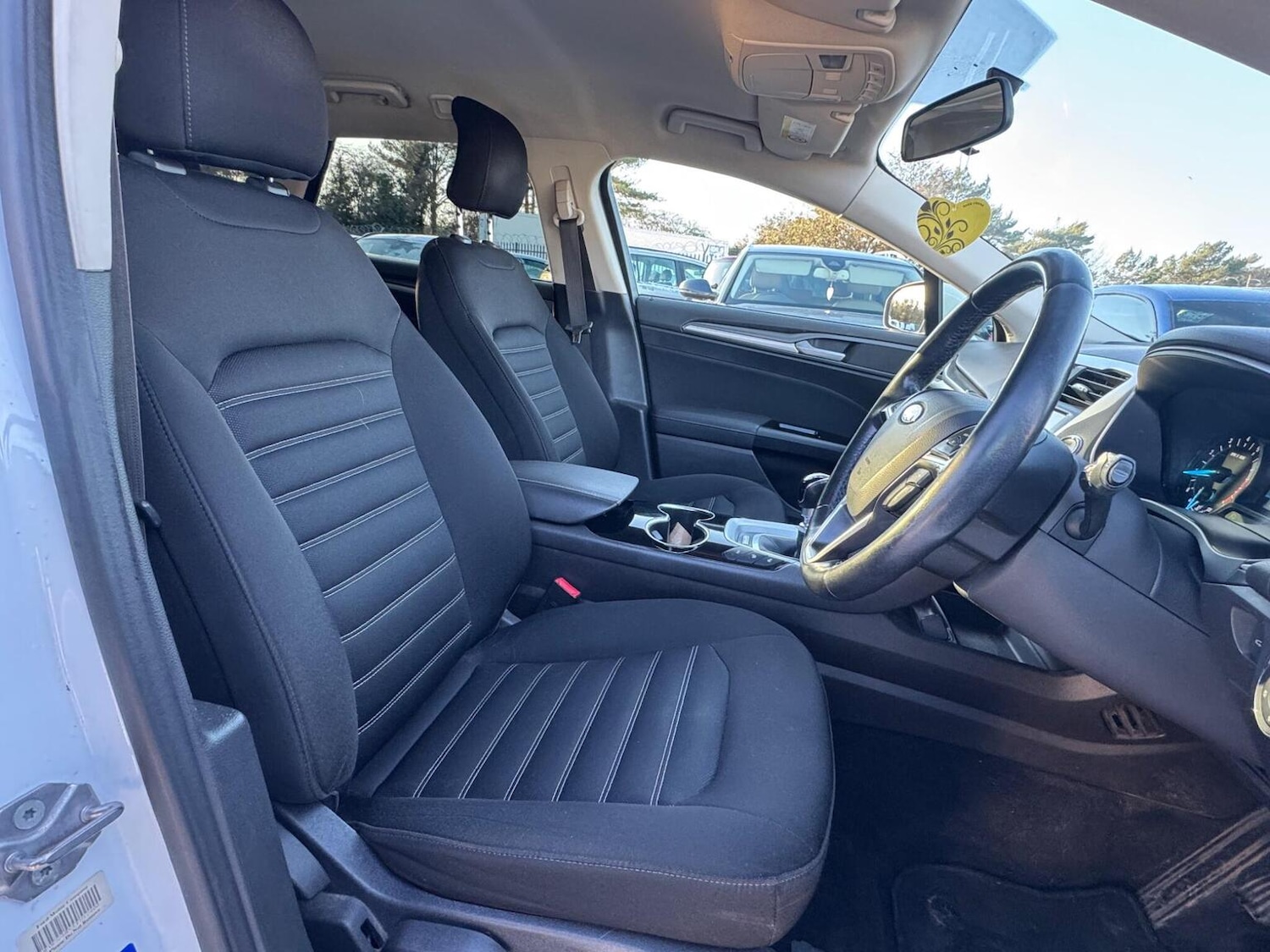 Used Ford Mondeo 2015 for sale - 77089800: Photo 11