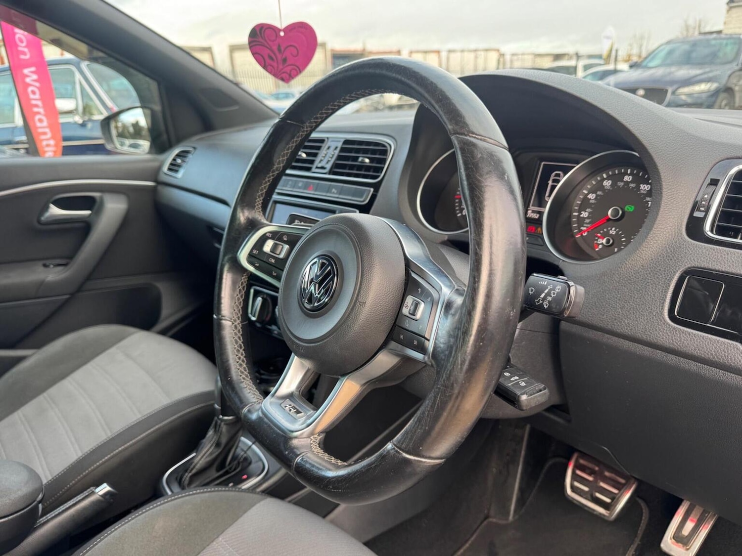 Used Volkswagen Polo 2016 for sale - 76536823: Photo 17