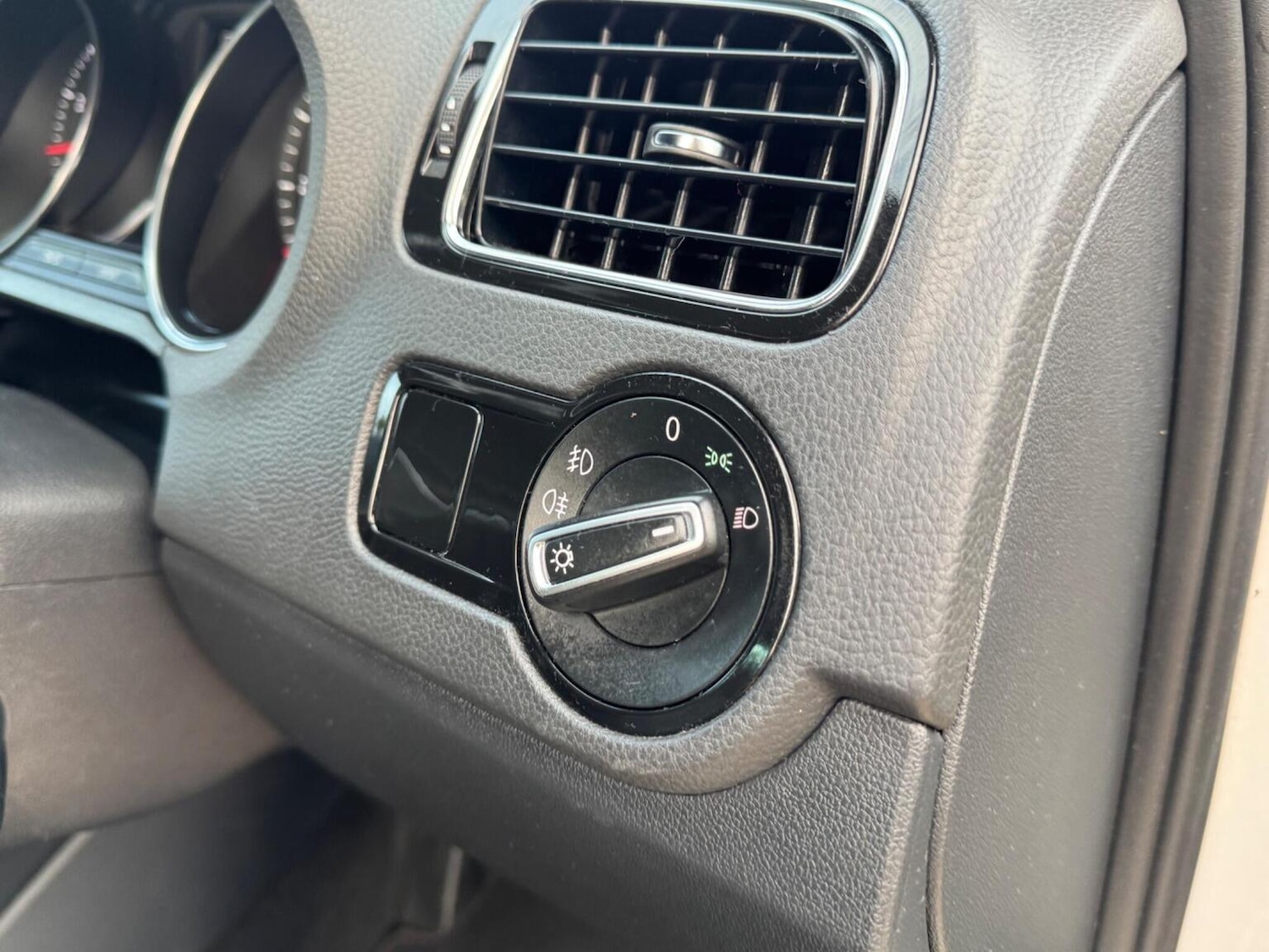 Used Volkswagen Polo 2016 for sale - 76536823: Photo 31