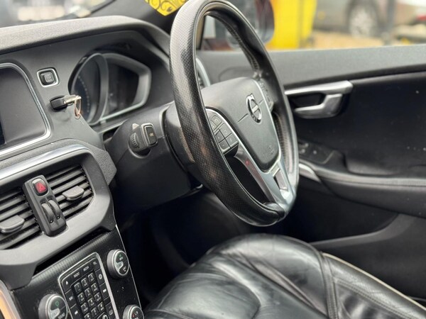 Used Volvo V40 2016 for sale - 75667902: Photo 13
