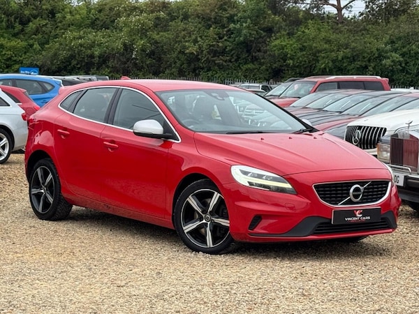 Used Volvo V40 2016 for sale - 75667902: Photo 2
