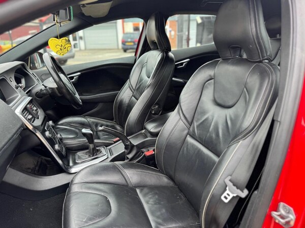 Used Volvo V40 2016 for sale - 75667902: Photo 37