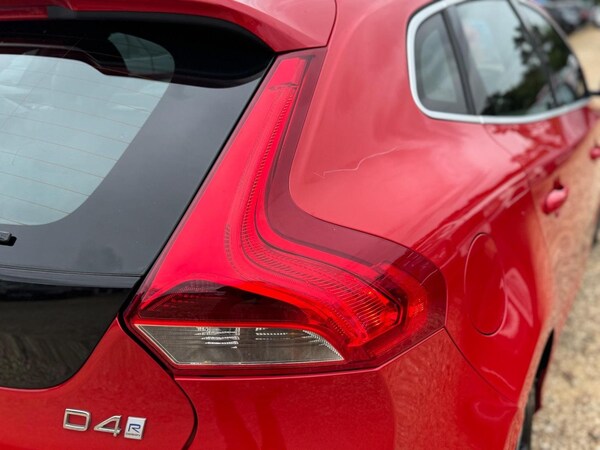 Used Volvo V40 2016 for sale - 75667902: Photo 39