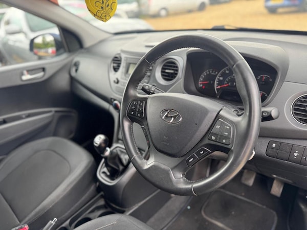 Used Hyundai i10 2017 for sale - 75667790: Photo 16