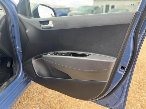 Used Hyundai i10 2017 for sale - 75667790: Photo 25