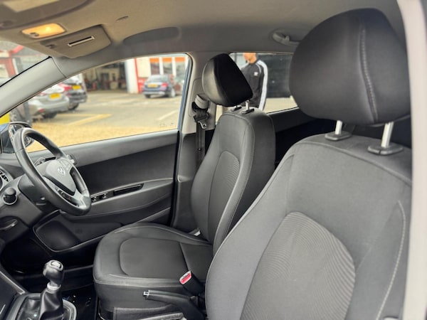 Used Hyundai i10 2017 for sale - 75667790: Photo 30