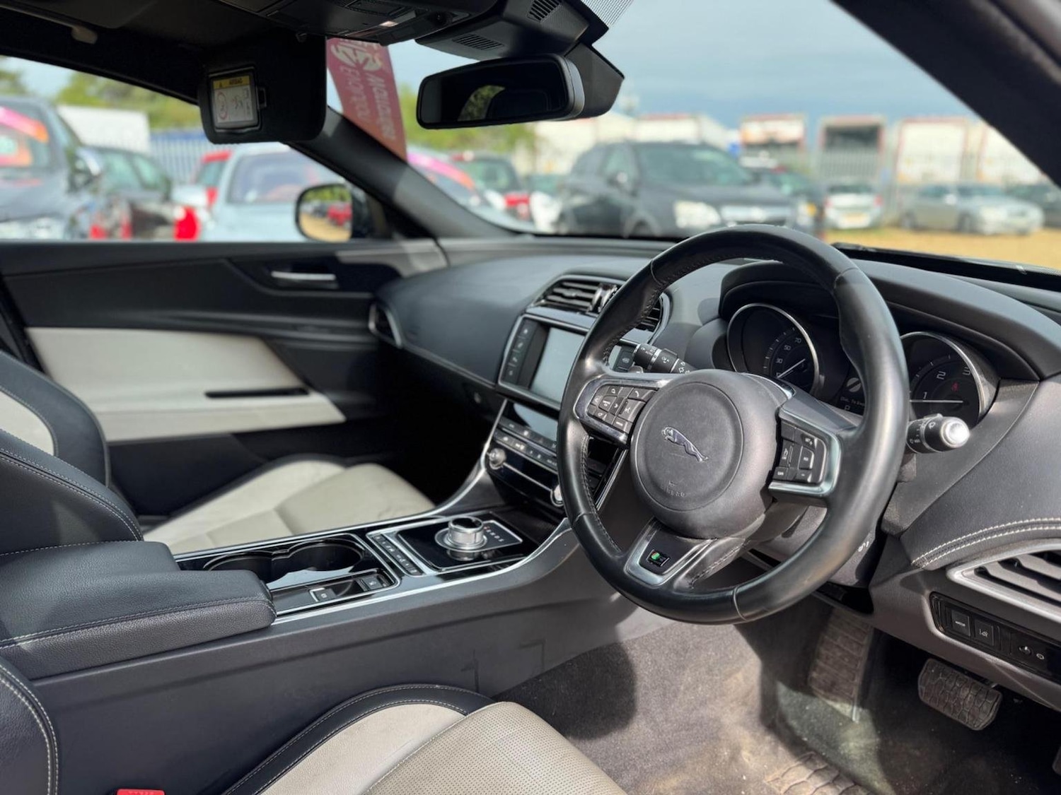 Used Jaguar XE 2016 for sale - 76793982: Photo 14