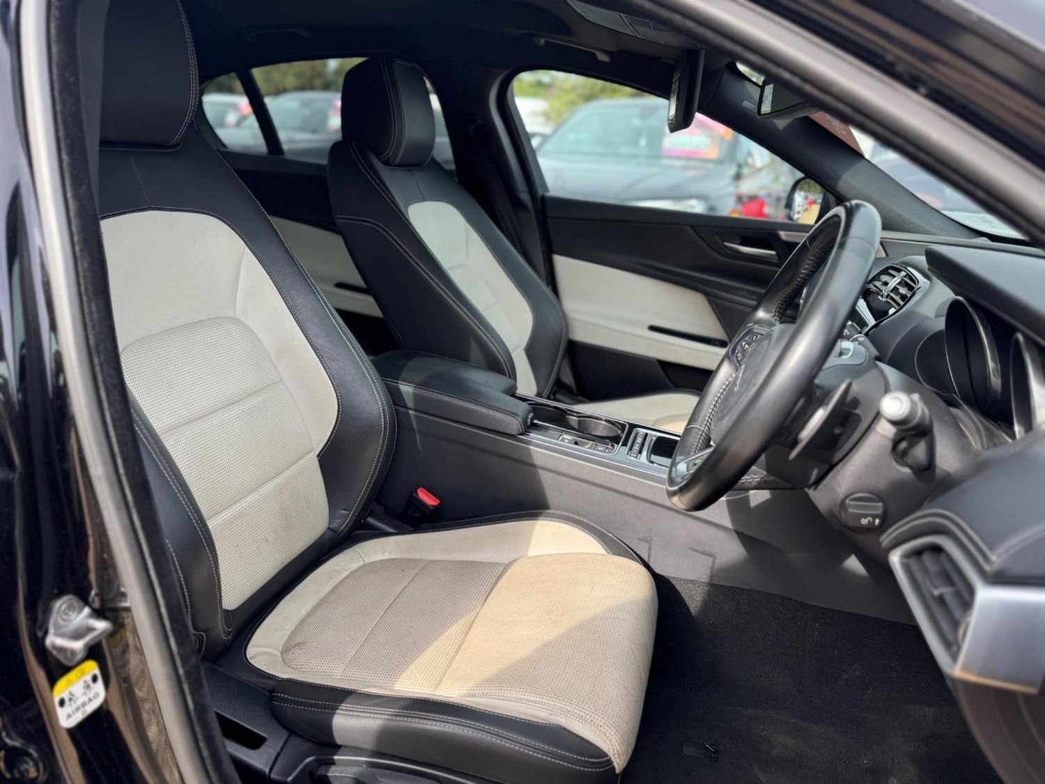 Used Jaguar XE 2016 for sale - 76793982: Photo 16