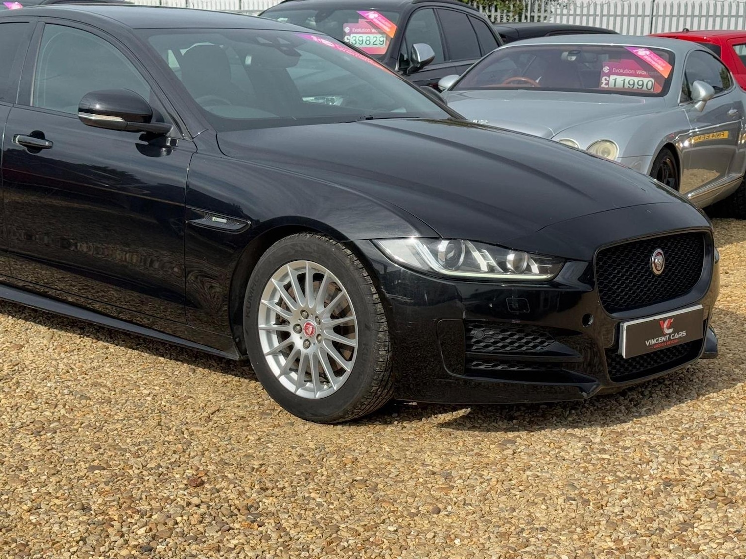 Used Jaguar XE 2016 for sale - 76793982: Photo 2