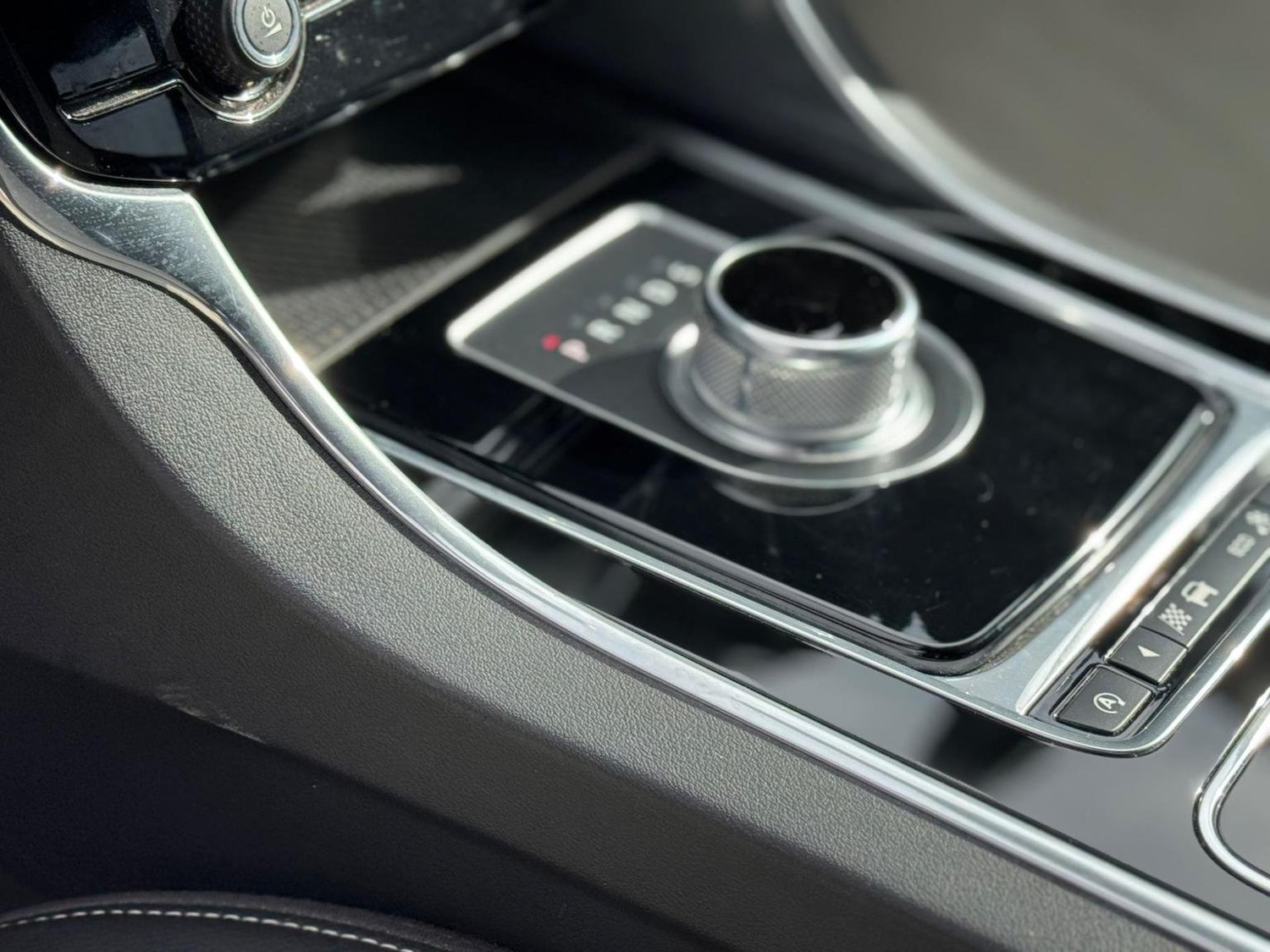 Used Jaguar XE 2016 for sale - 76793982: Photo 27