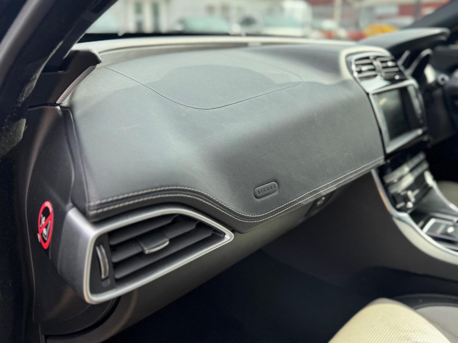 Used Jaguar XE 2016 for sale - 76793982: Photo 39