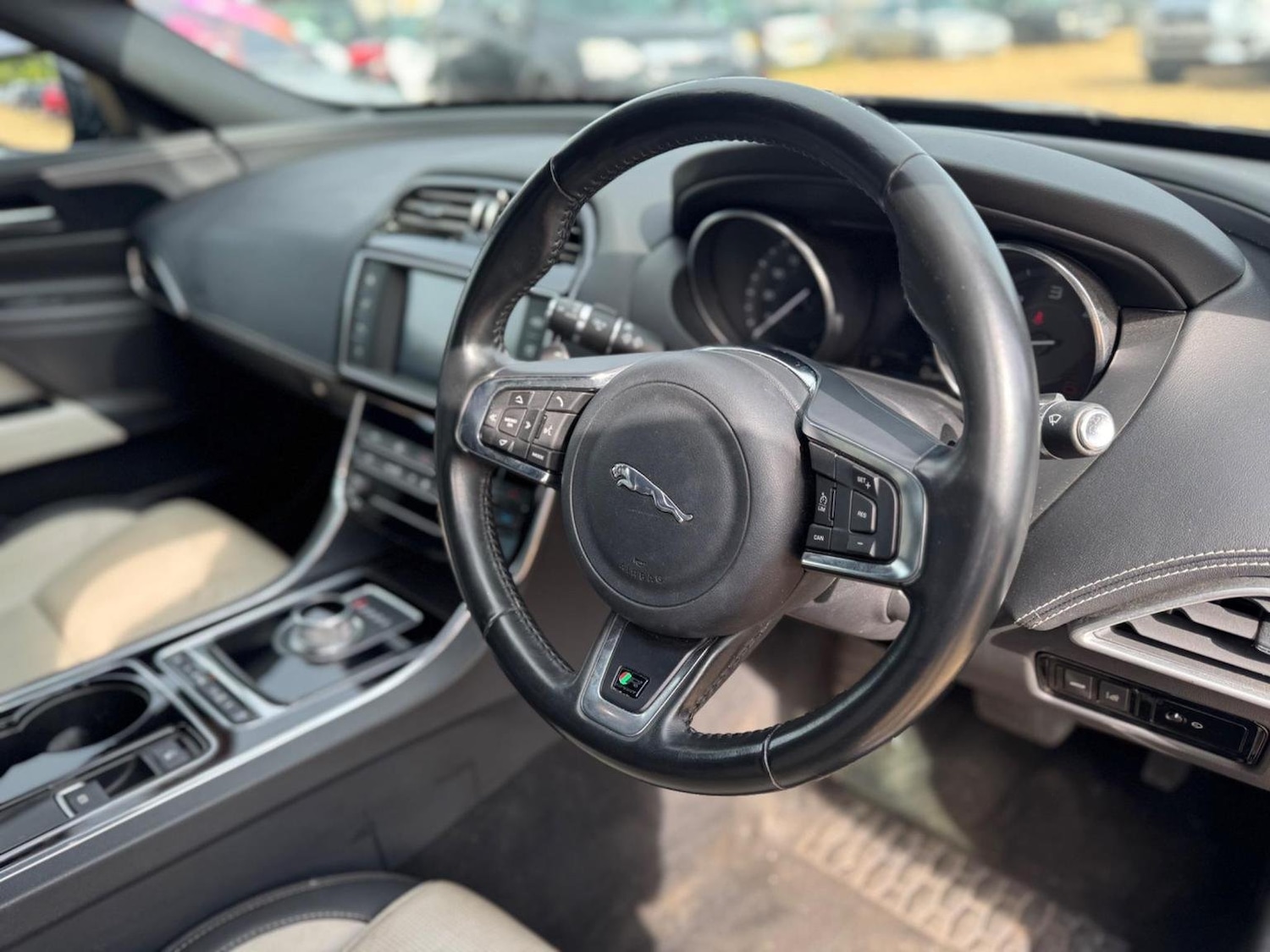 Used Jaguar XE 2016 for sale - 76793982: Photo 40