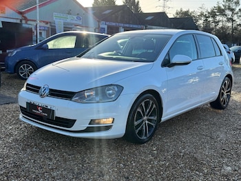 Used Volkswagen Golf 2014 for sale - 76748237: Photo
