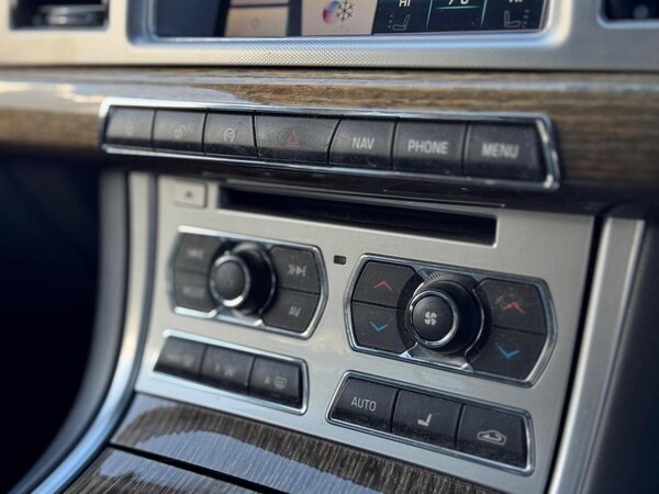 Used Jaguar XF 2013 for sale - 75667914: Photo 33