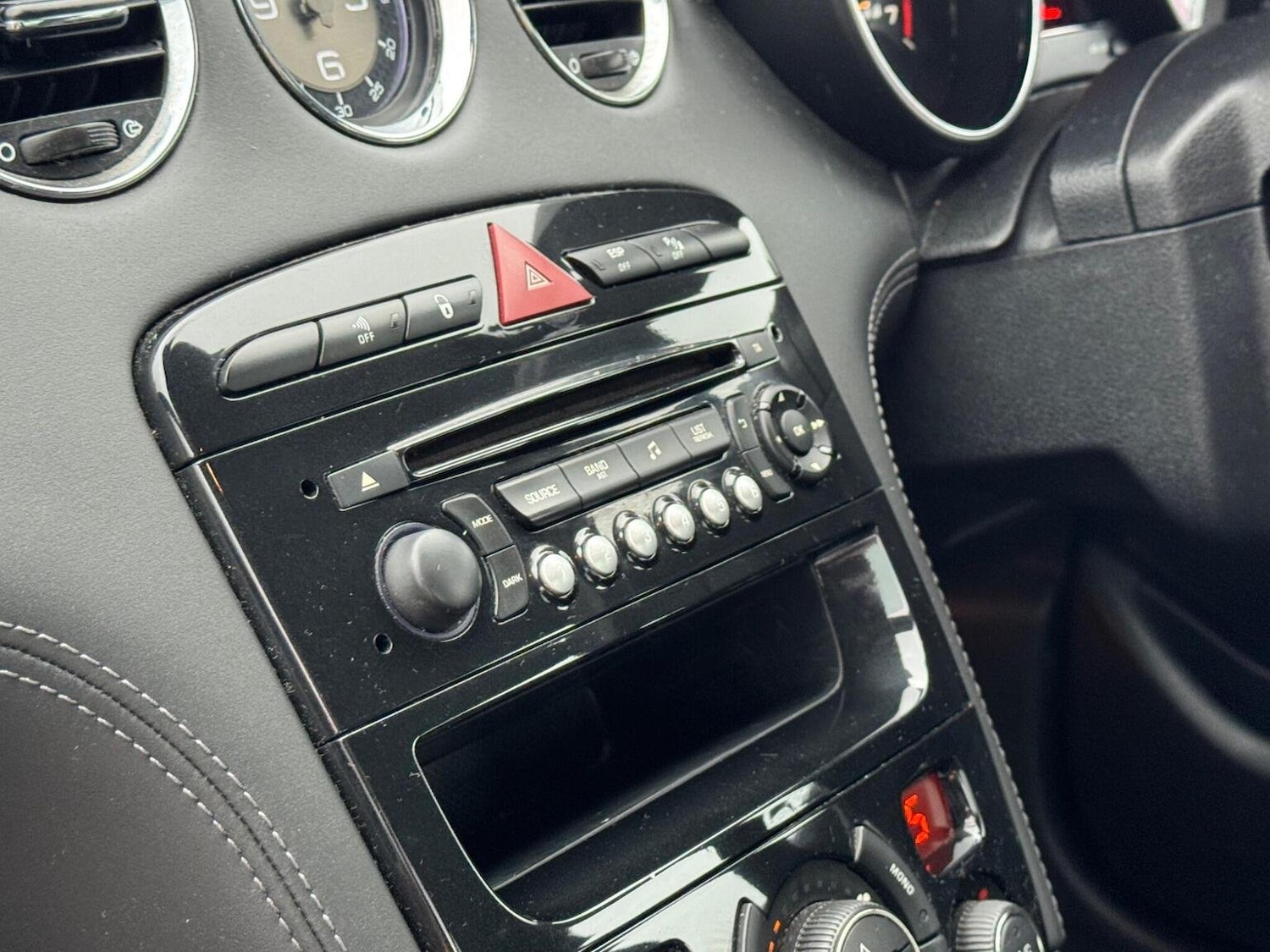 Used Peugeot RCZ 2013 for sale - 76769684: Photo 10