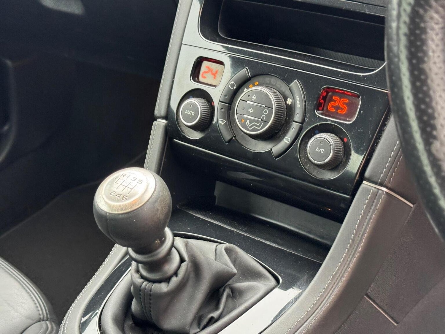 Used Peugeot RCZ 2013 for sale - 76769684: Photo 14