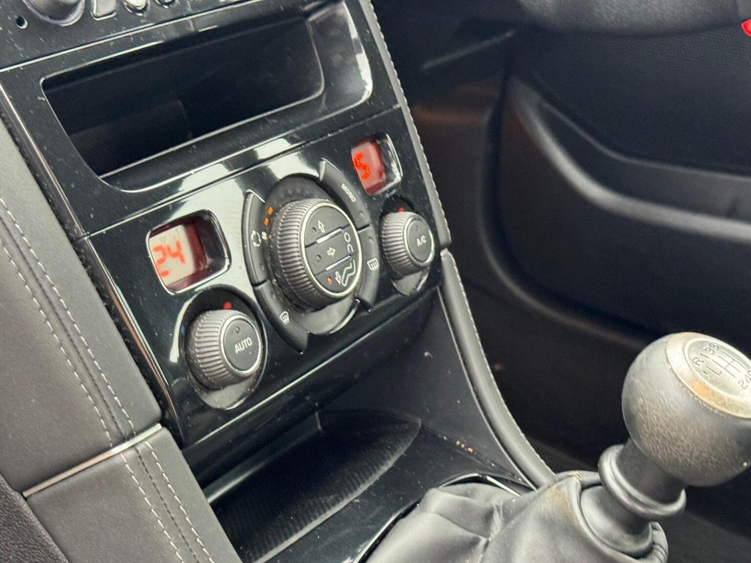 Used Peugeot RCZ 2013 for sale - 76769684: Photo 9