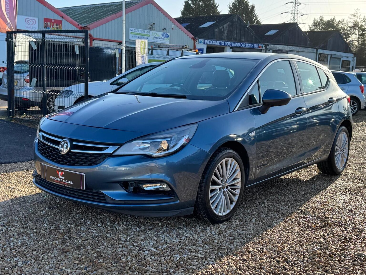 Used Vauxhall Astra 2017 for sale - 76596578: Photo 2