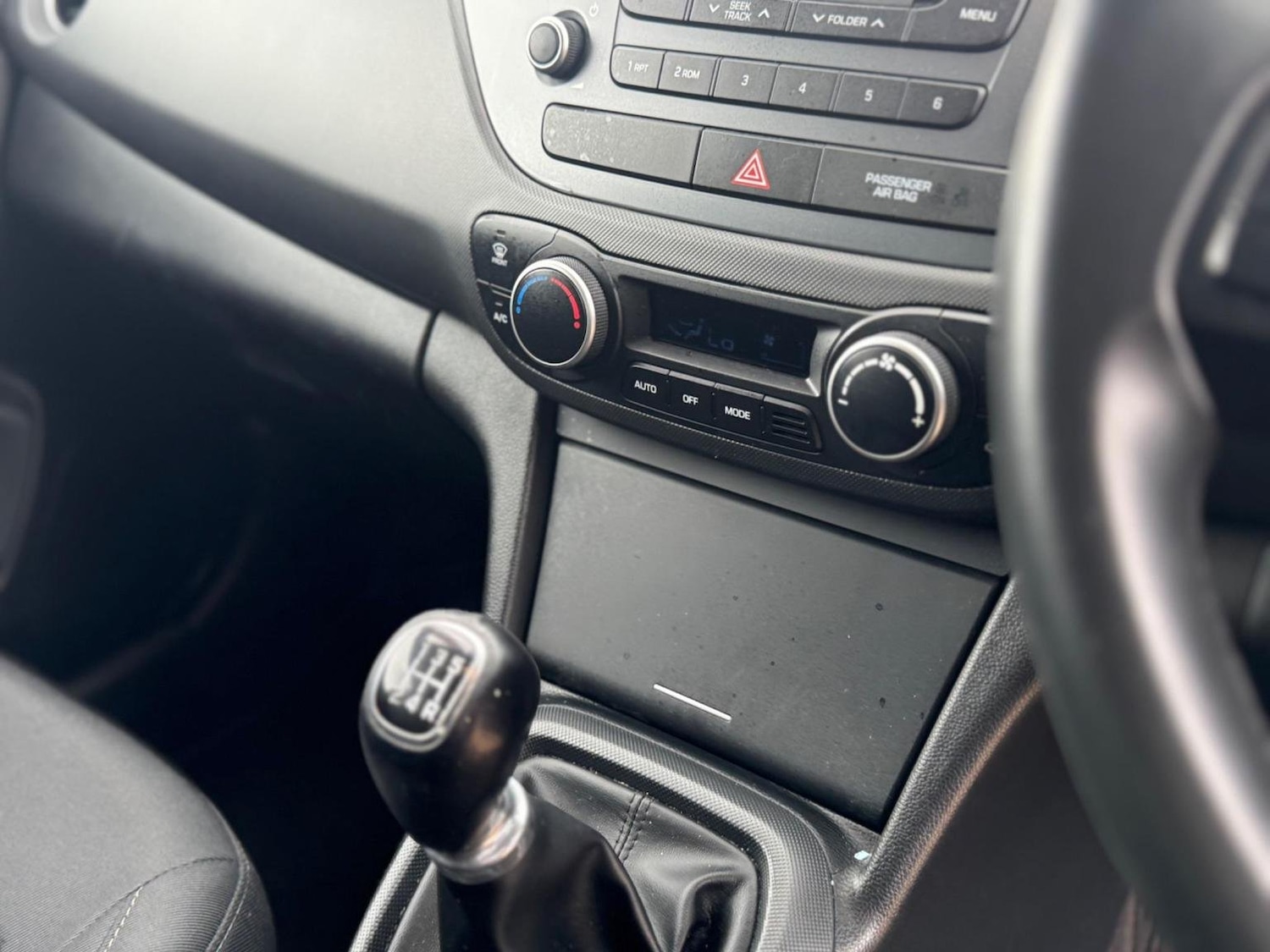 Used Hyundai i10 2017 for sale - 76793984: Photo 13