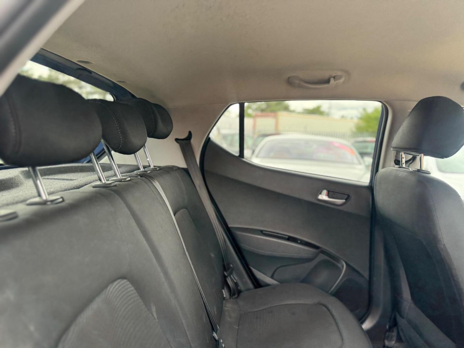 Used Hyundai i10 2017 for sale - 76793984: Photo 21