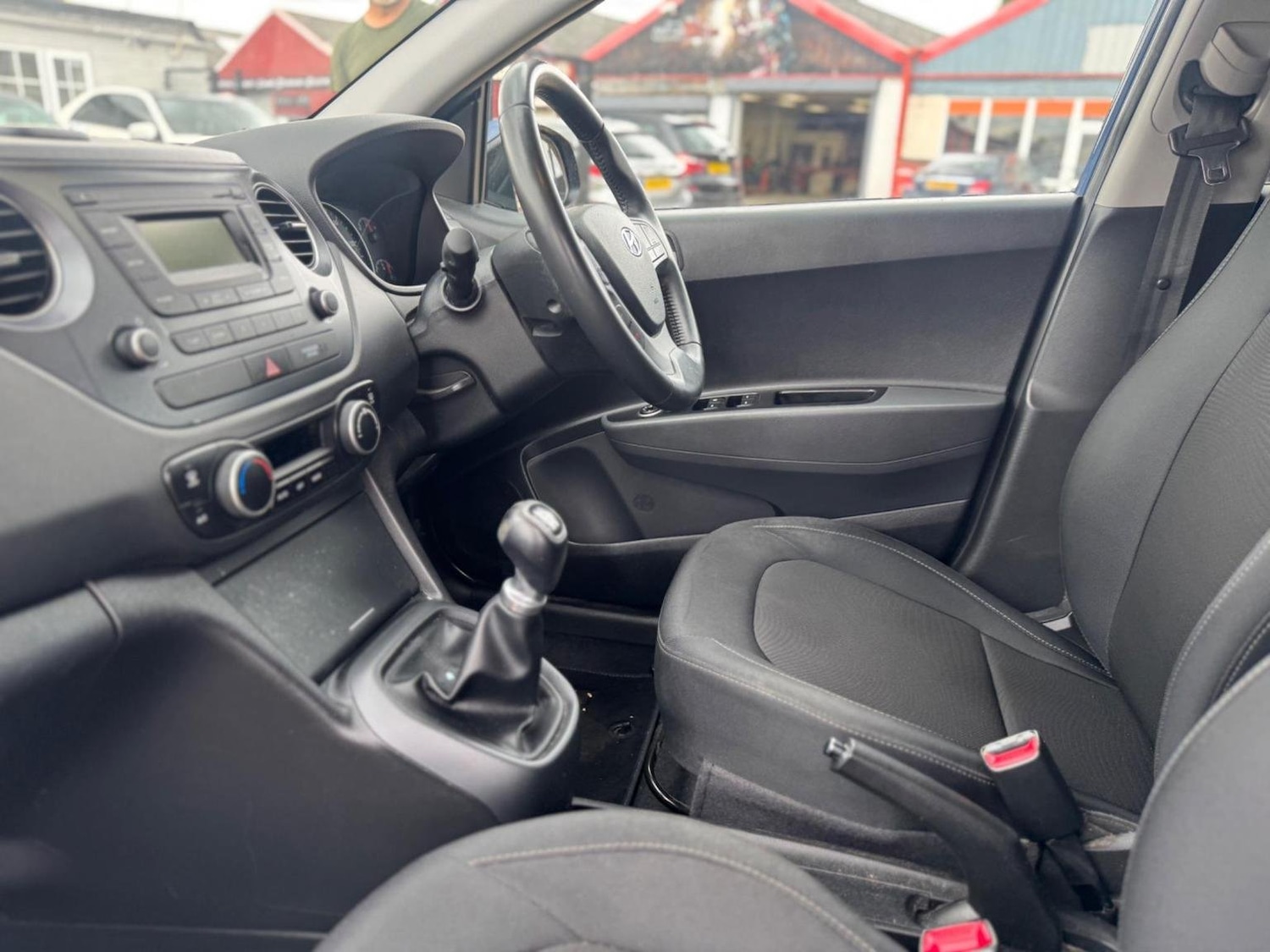 Used Hyundai i10 2017 for sale - 76793984: Photo 29