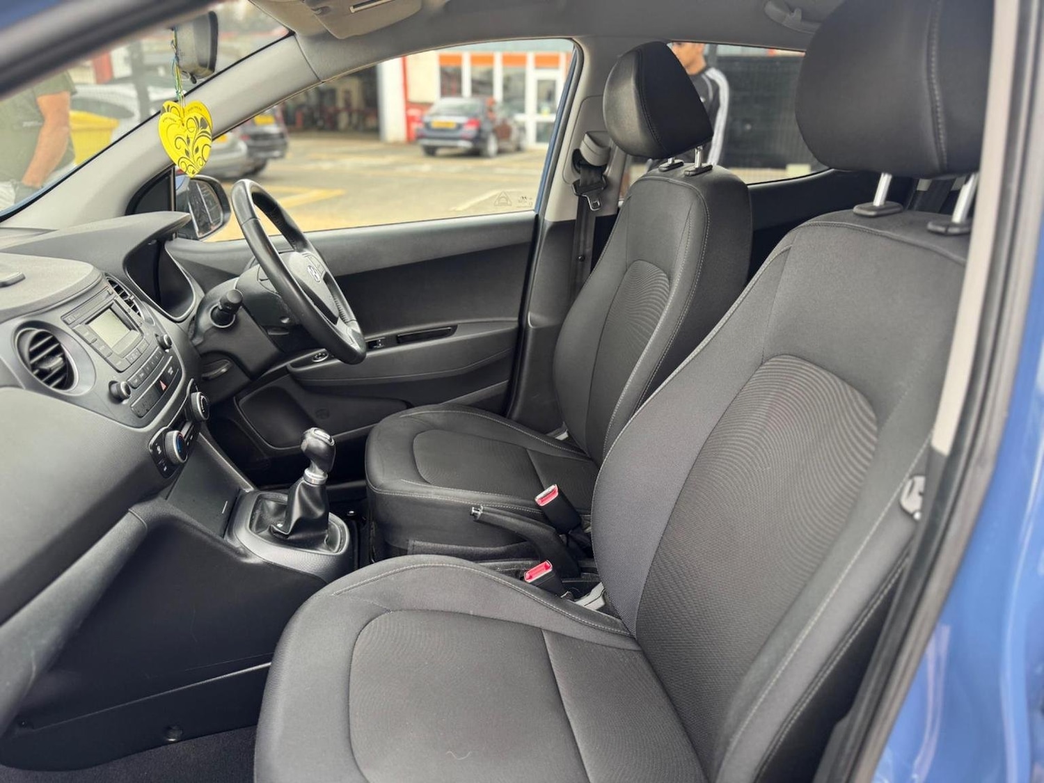 Used Hyundai i10 2017 for sale - 76793984: Photo 31