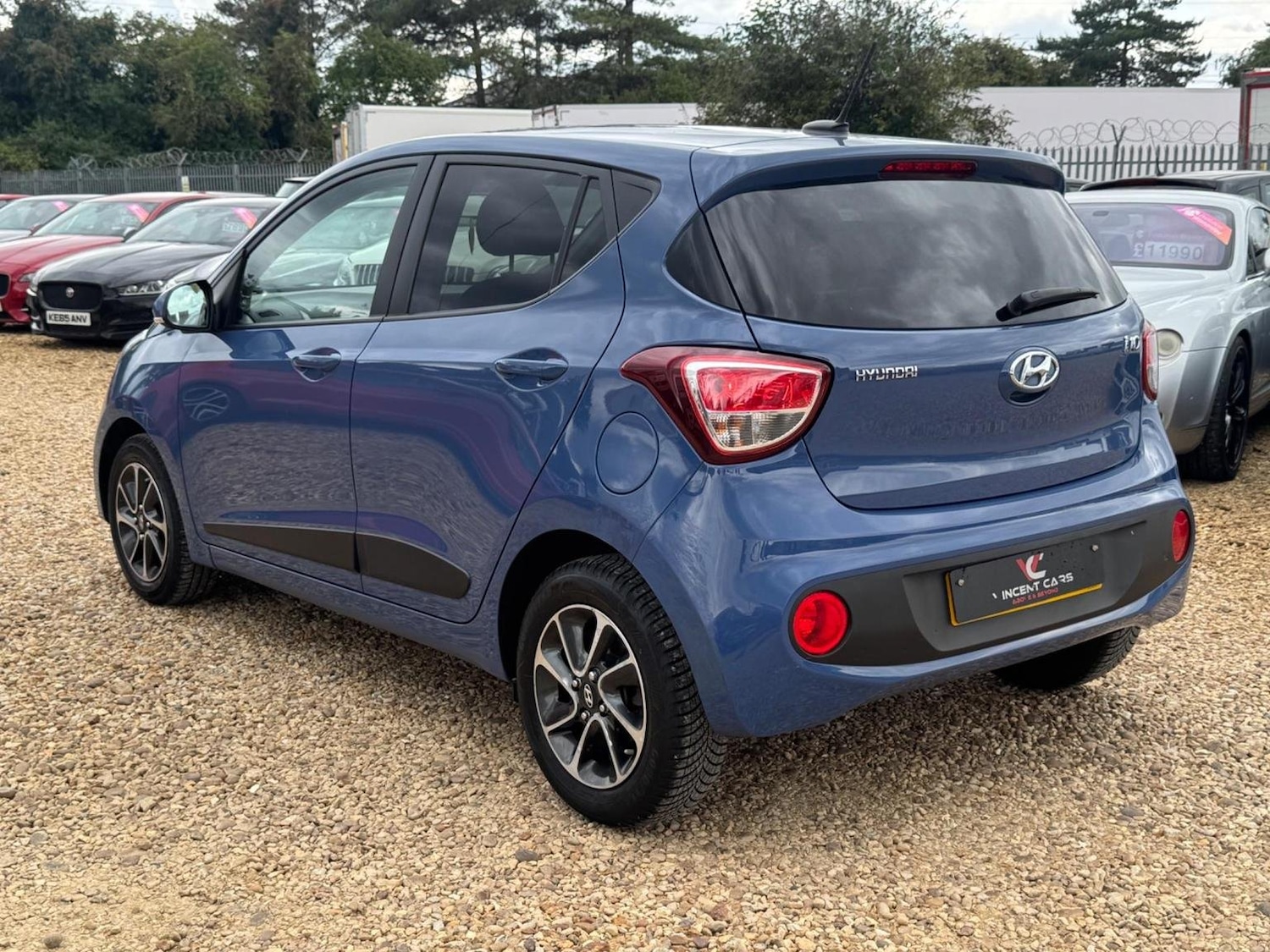 Used Hyundai i10 2017 for sale - 76793984: Photo 5