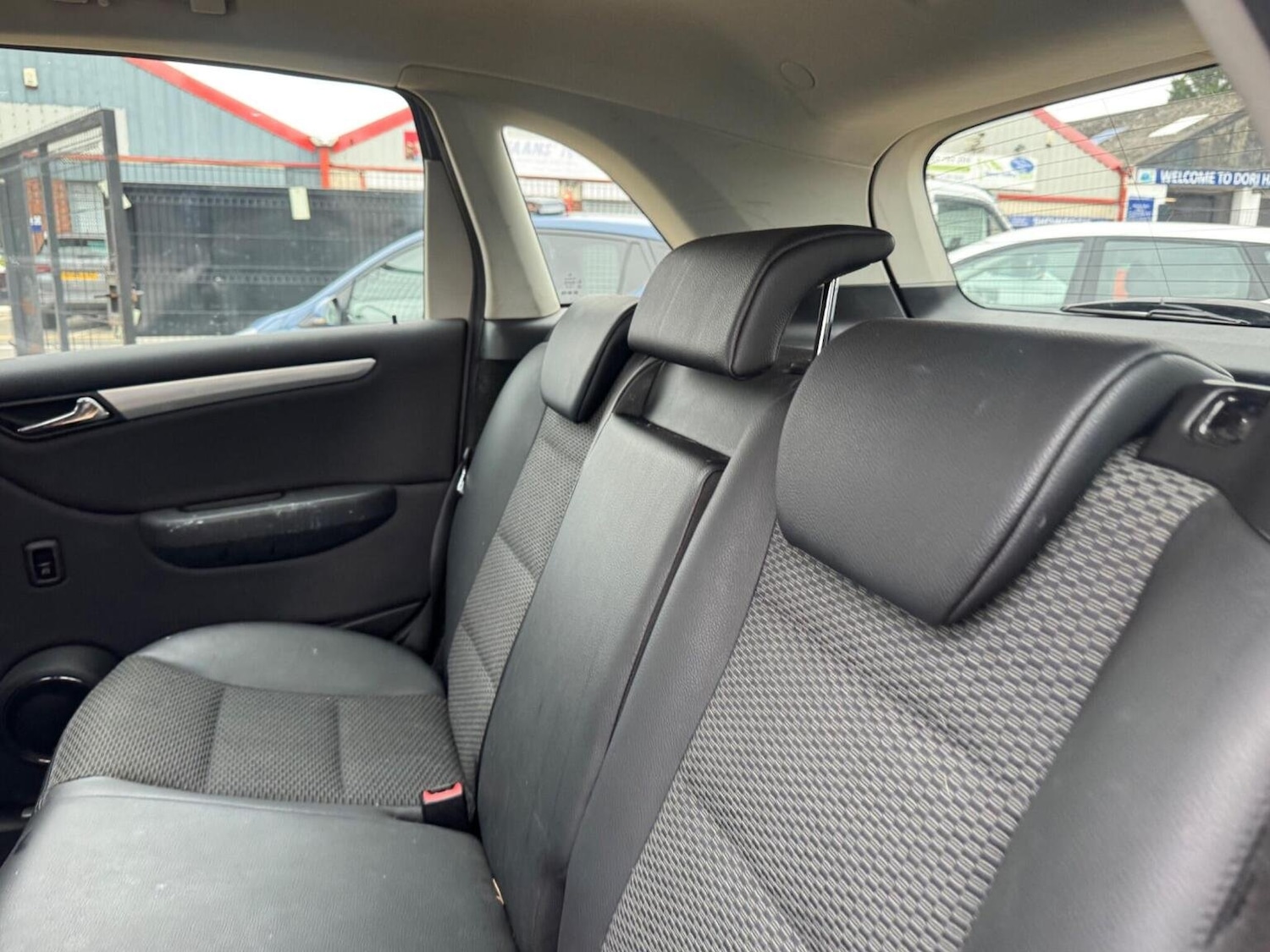 Used Mercedes-Benz B Class 2011 for sale - 76114035: Photo 19