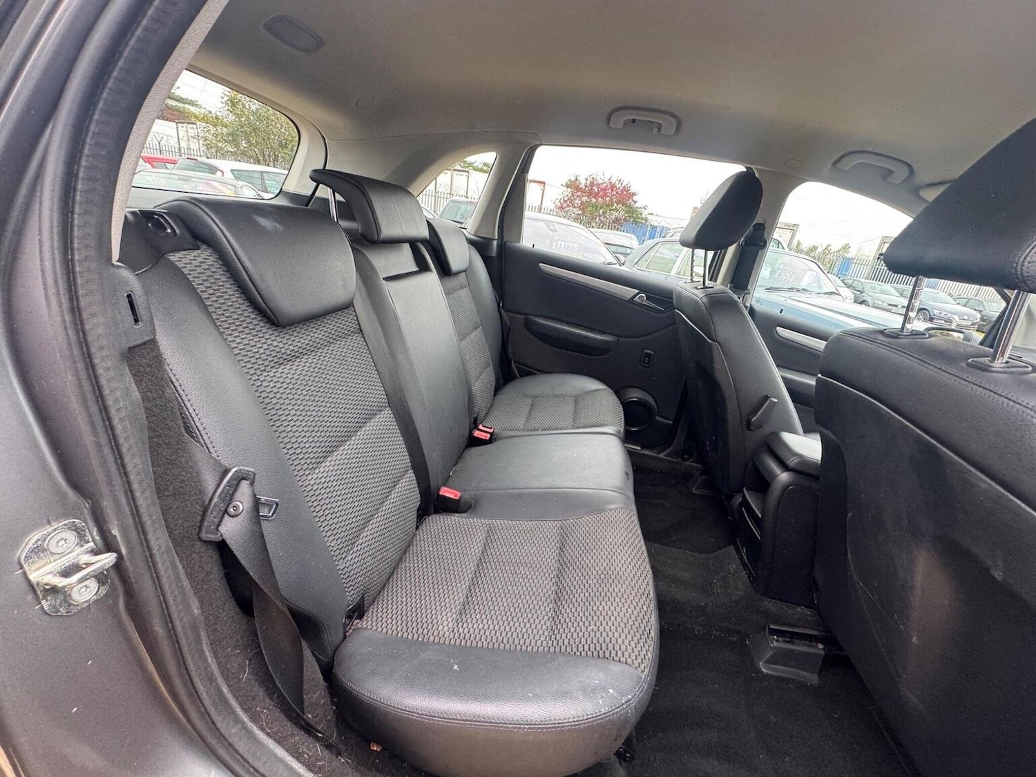 Used Mercedes-Benz B Class 2011 for sale - 76114035: Photo 23