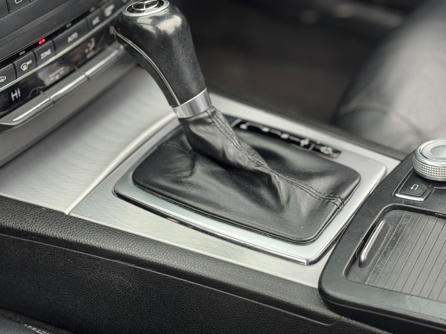 Used Mercedes-Benz E Class 2012 for sale - 76391477: Photo 17