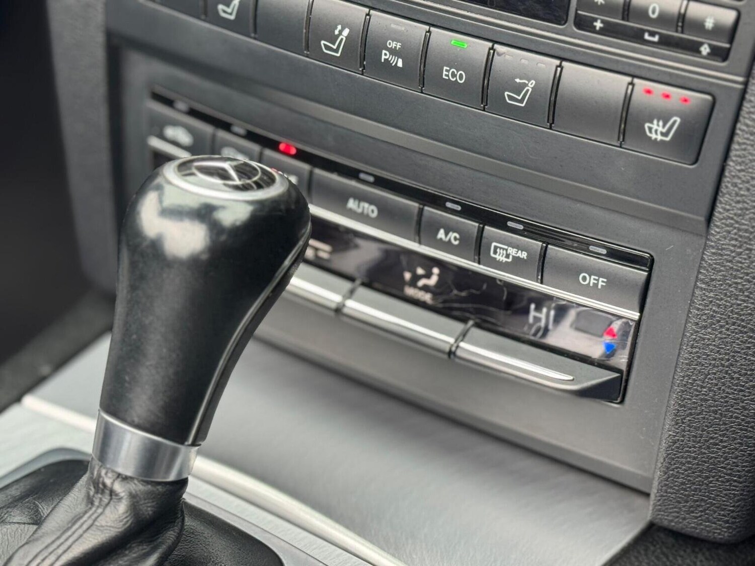 Used Mercedes-Benz E Class 2012 for sale - 76391477: Photo 31