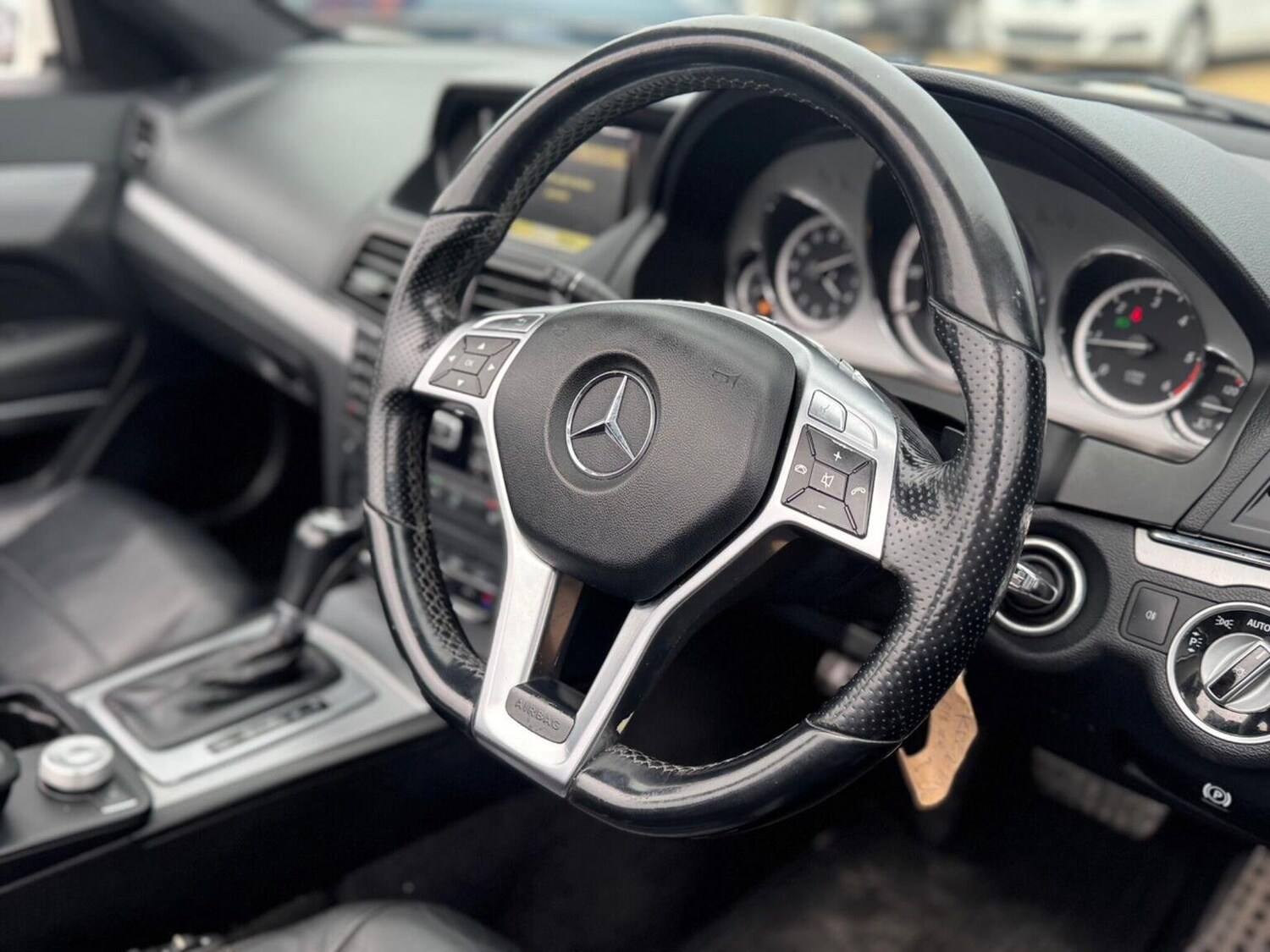 Used Mercedes-Benz E Class 2012 for sale - 76391477: Photo 35