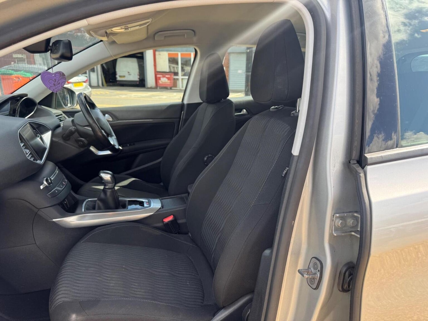 Used Peugeot 308 2015 for sale - 75856229: Photo 15