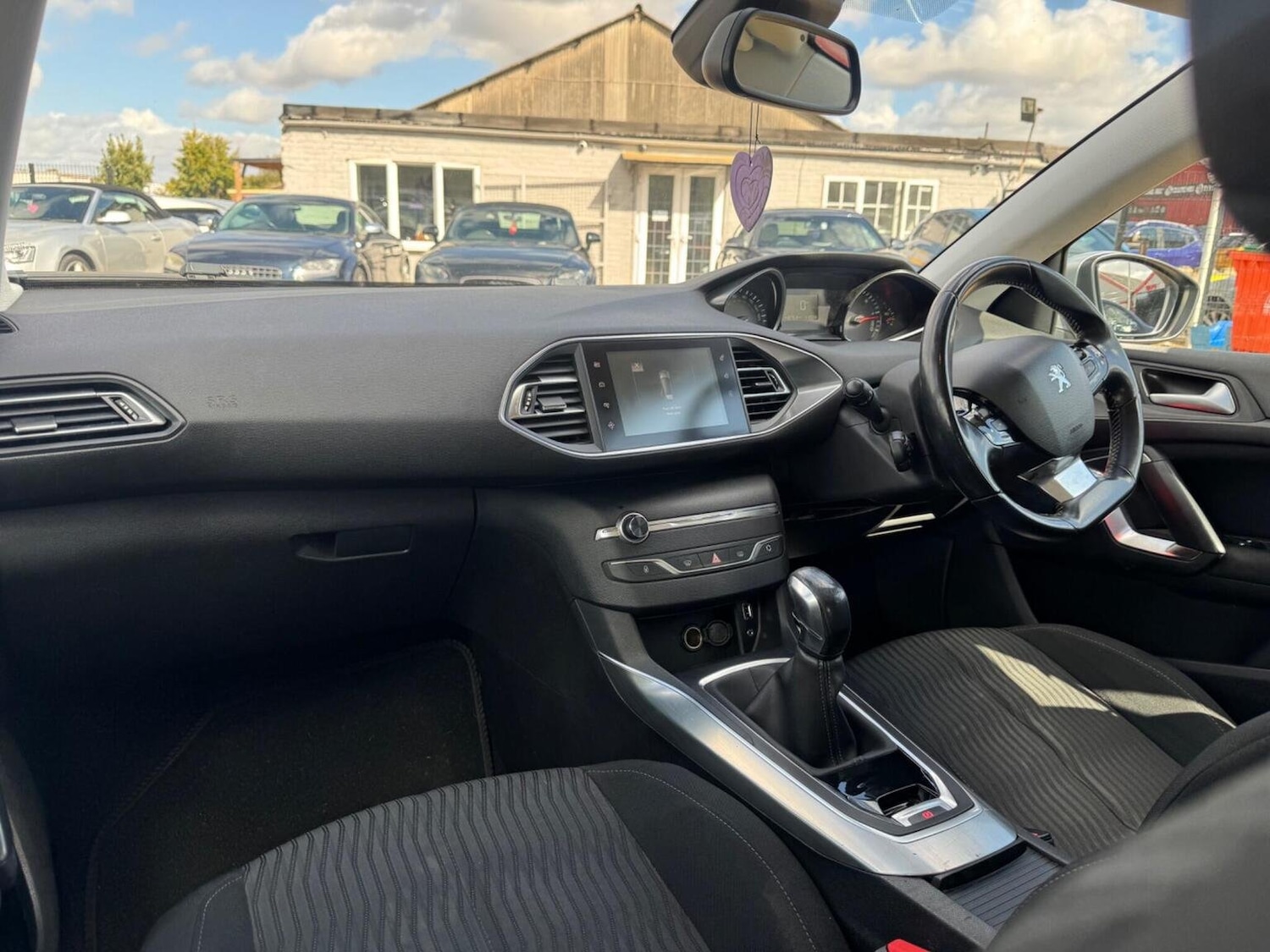 Used Peugeot 308 2015 for sale - 75856229: Photo 18