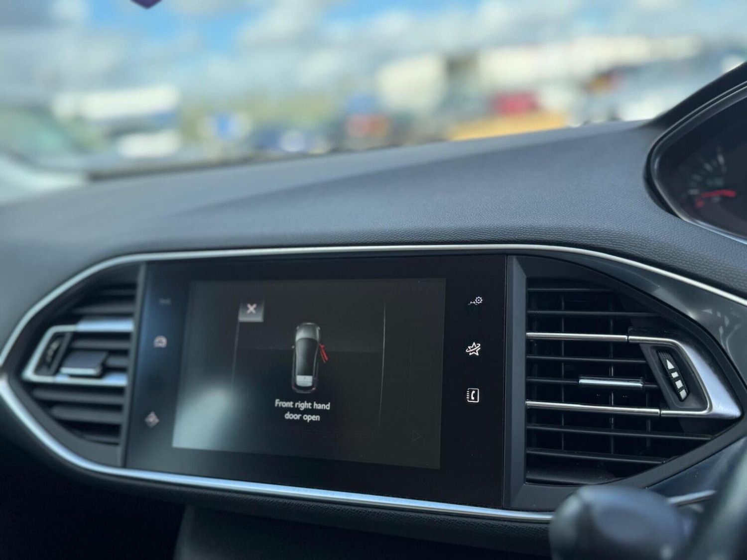 Used Peugeot 308 2015 for sale - 75856229: Photo 29
