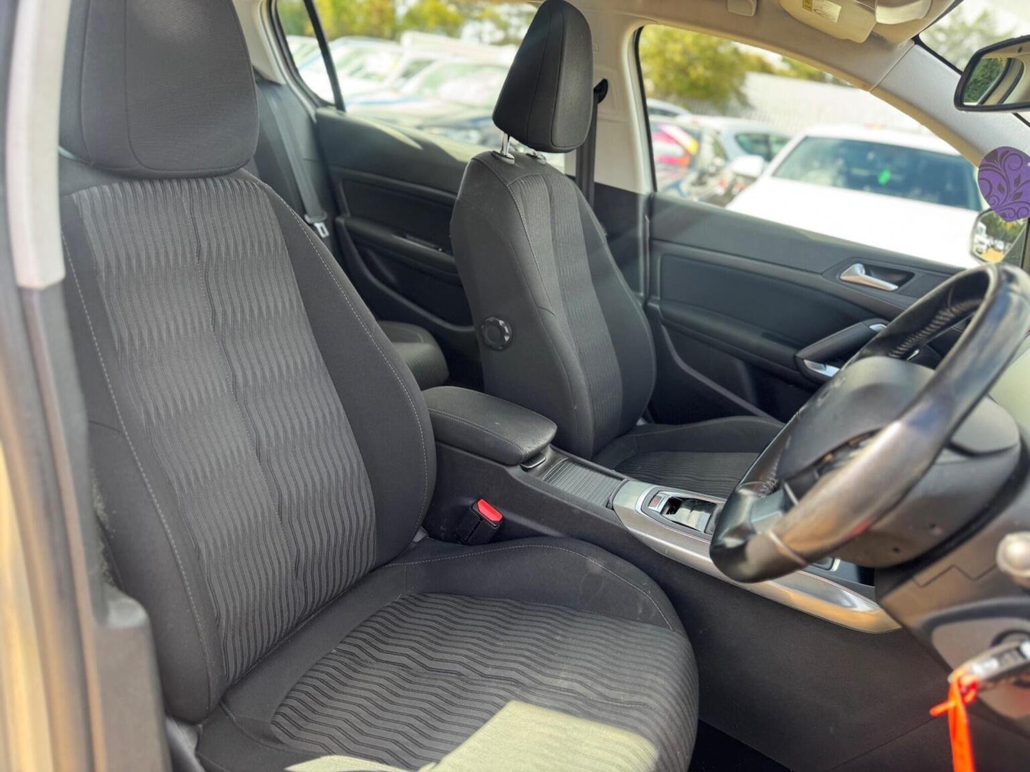 Used Peugeot 308 2015 for sale - 75856229: Photo 32
