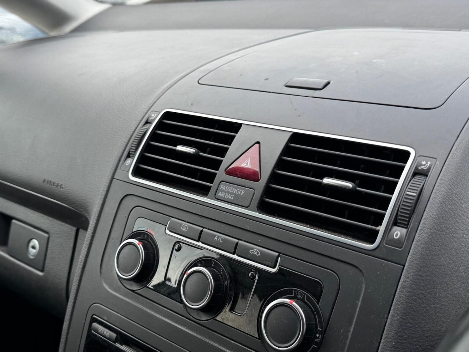 Used Volkswagen Touran 2012 for sale - 76547938: Photo 29