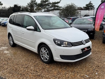 Used Volkswagen Touran 2012 for sale - 76547938: Photo