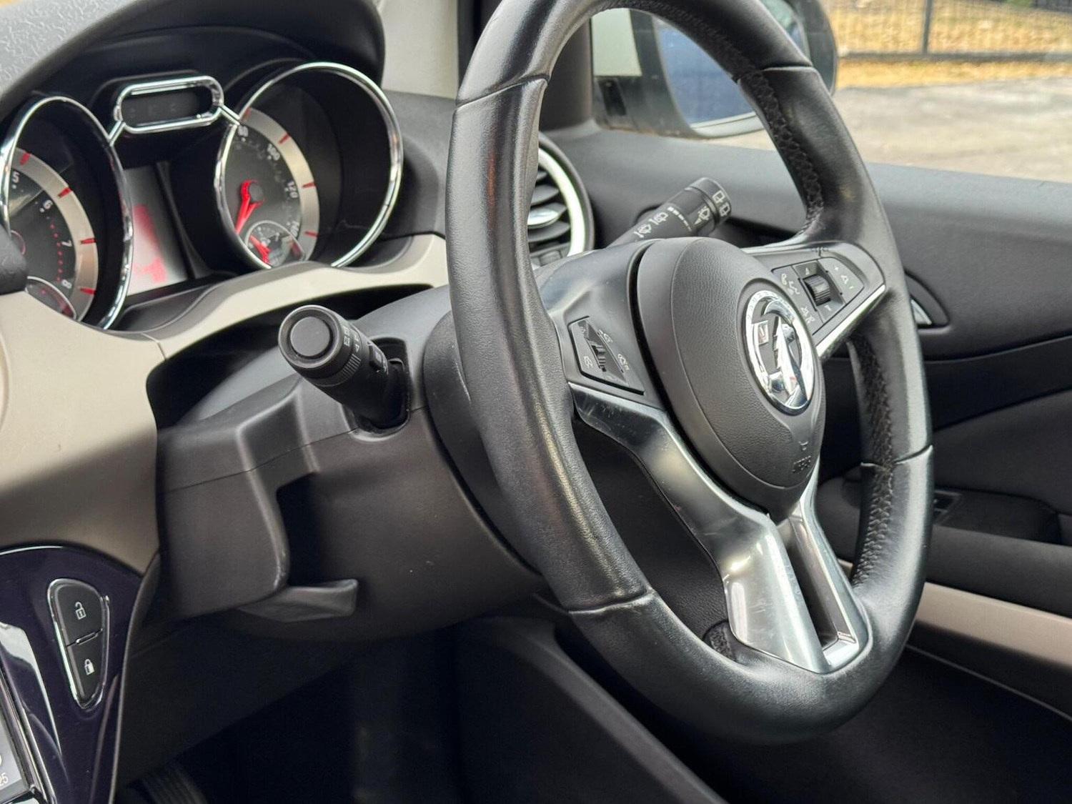 Used Vauxhall ADAM 2013 for sale - 76547790: Photo 28