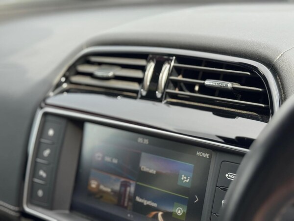 Used Jaguar XE 2016 for sale - 75667819: Photo 36