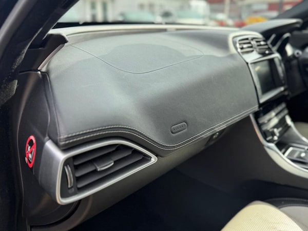 Used Jaguar XE 2016 for sale - 75667819: Photo 39