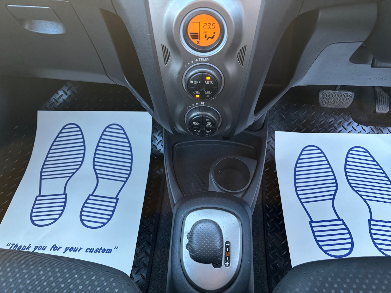 Used Toyota Yaris 2011 for sale - 77782045: Photo 13