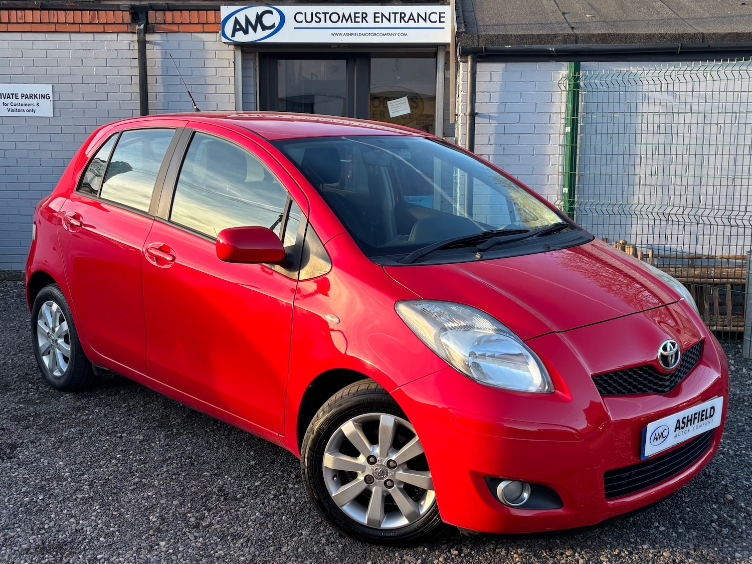 Used Toyota Yaris 2011 for sale - 77782045: Photo 3