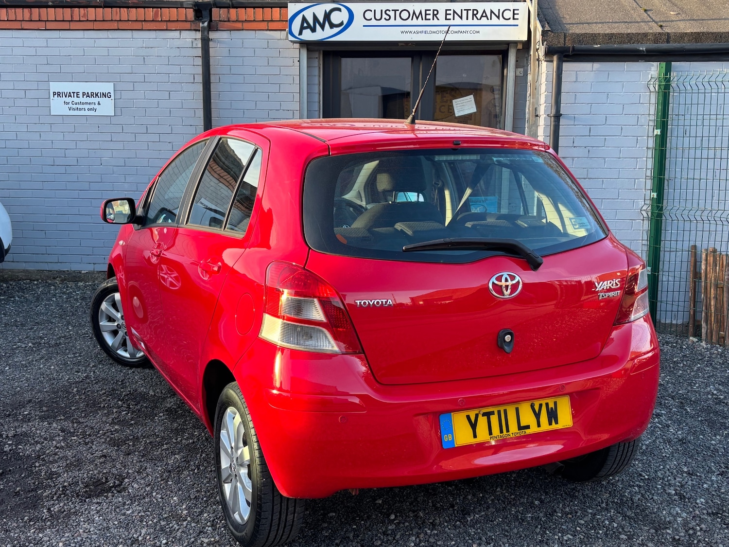 Used Toyota Yaris 2011 for sale - 77782045: Photo 5