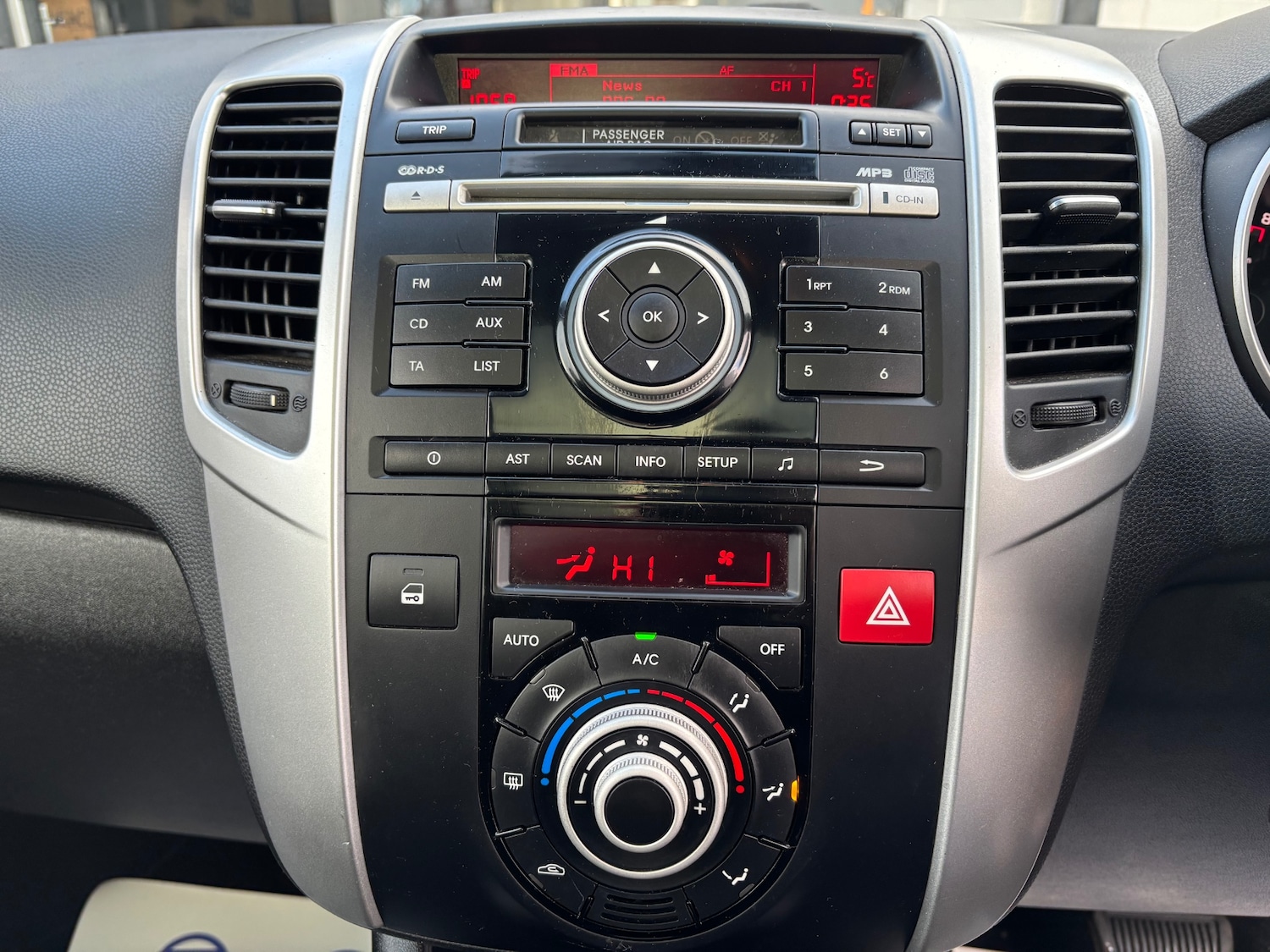 Used Kia Venga 2010 for sale - 77166230: Photo 12