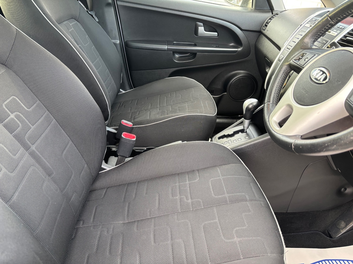 Used Kia Venga 2010 for sale - 77166230: Photo 8