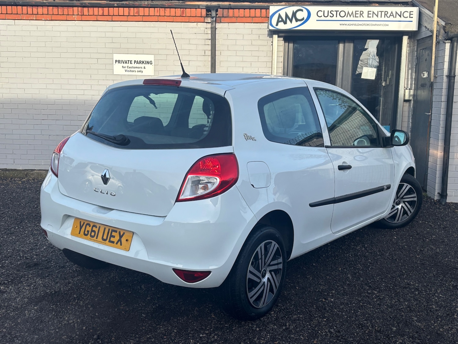 Used Renault Clio 2011 for sale - 77166236: Photo 4