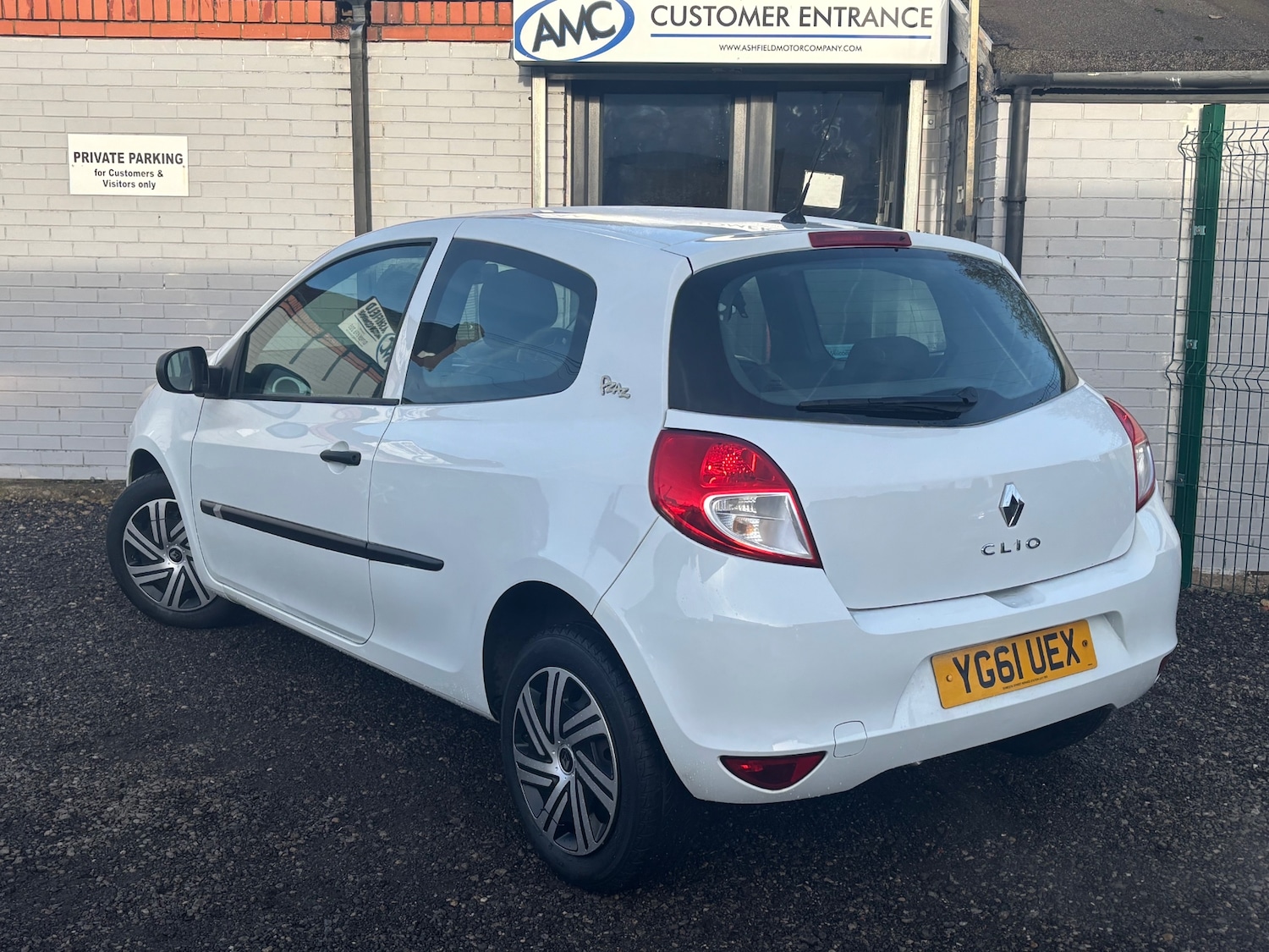 Used Renault Clio 2011 for sale - 77166236: Photo 6