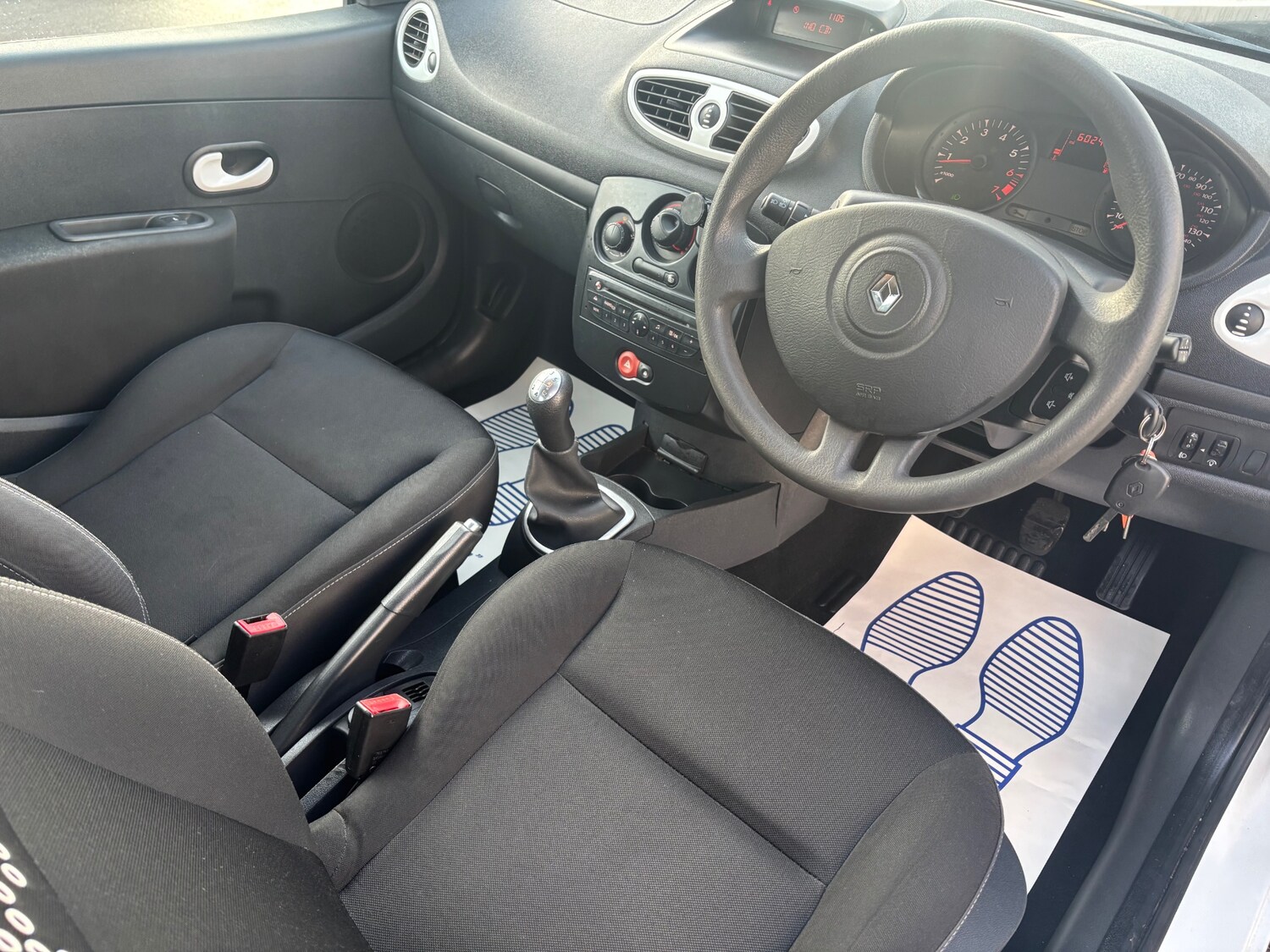 Used Renault Clio 2011 for sale - 77166236: Photo 7